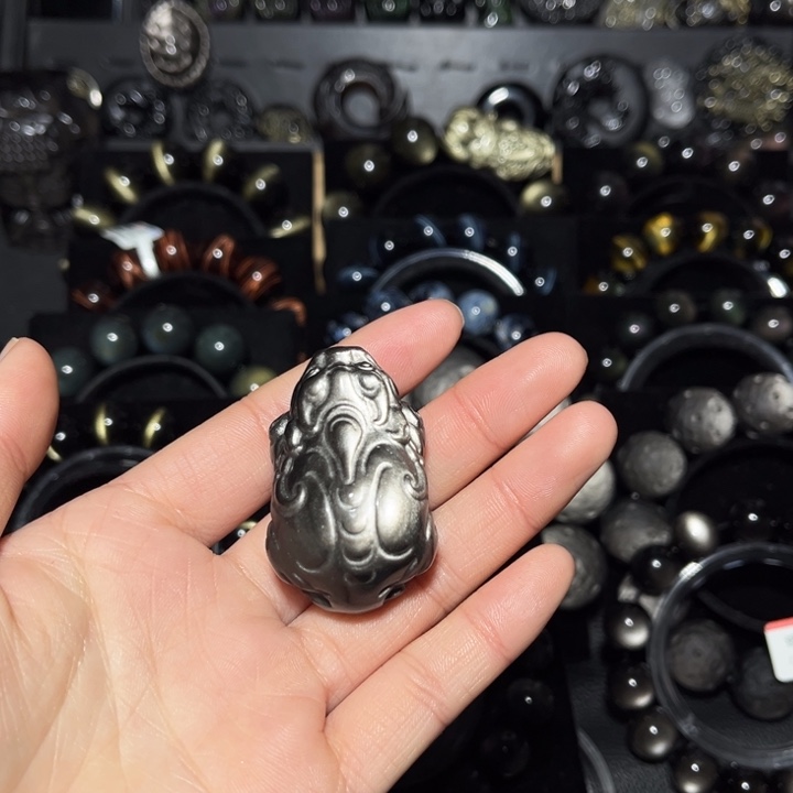 雨***霖黑曜岩未镶嵌珠宝奇石