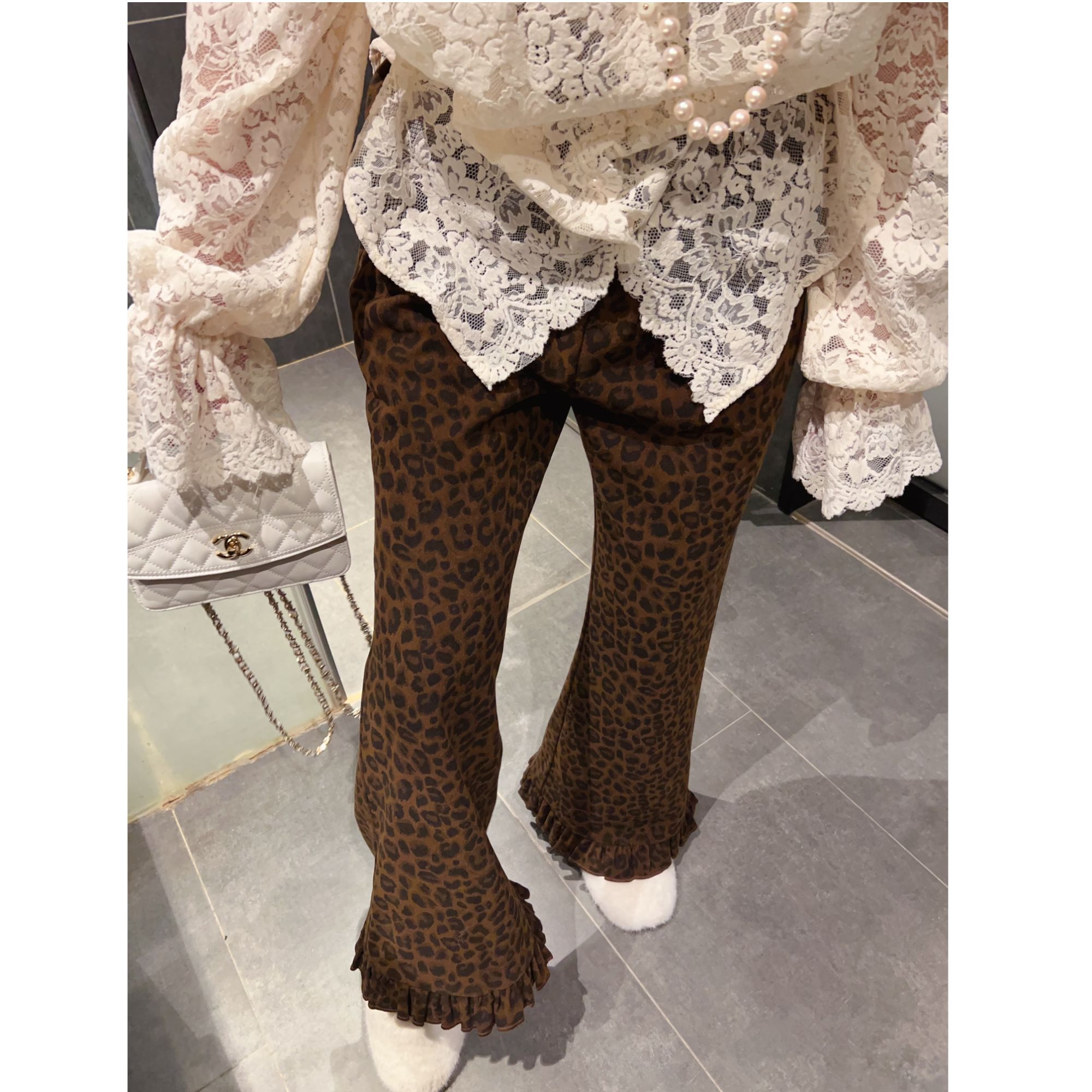 豹纹加绒微喇裤女秋冬2025新款时尚印花拼接木耳边休闲加厚喇叭裤