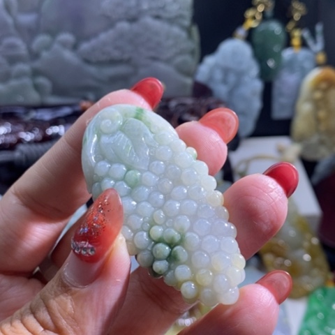 【闪购商品】颈饰未镶嵌翡翠葡萄