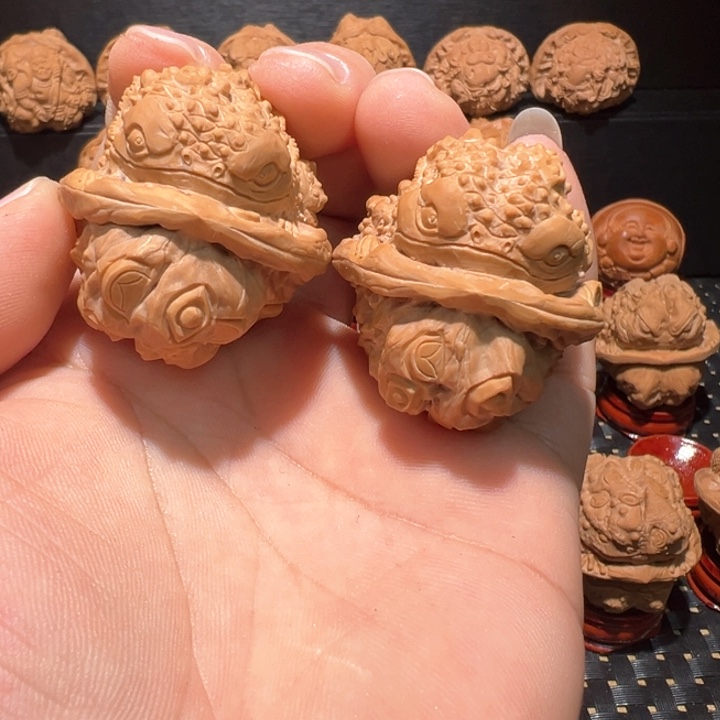 文玩核桃把件金蟾纳财