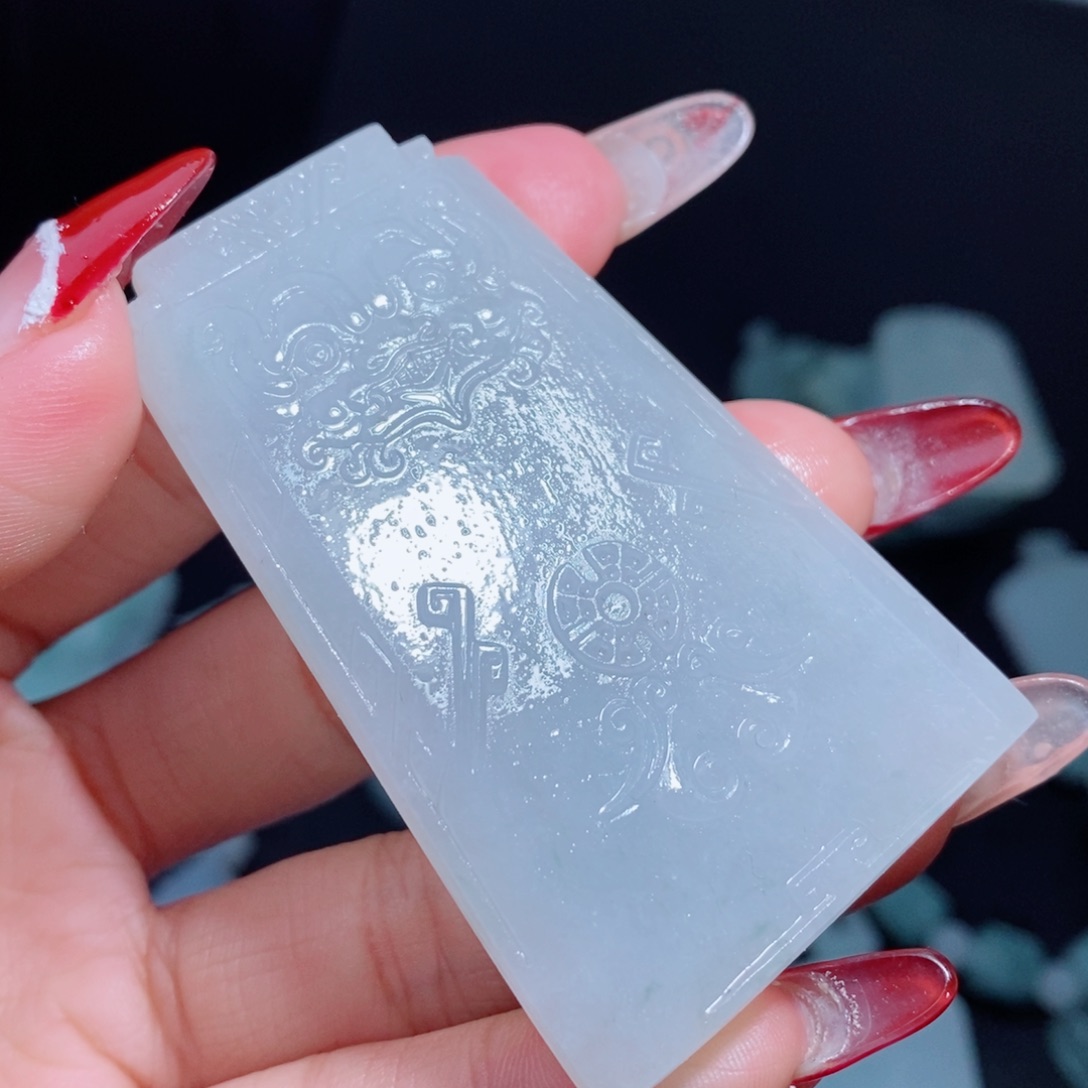 定制翡翠吊坠未镶嵌