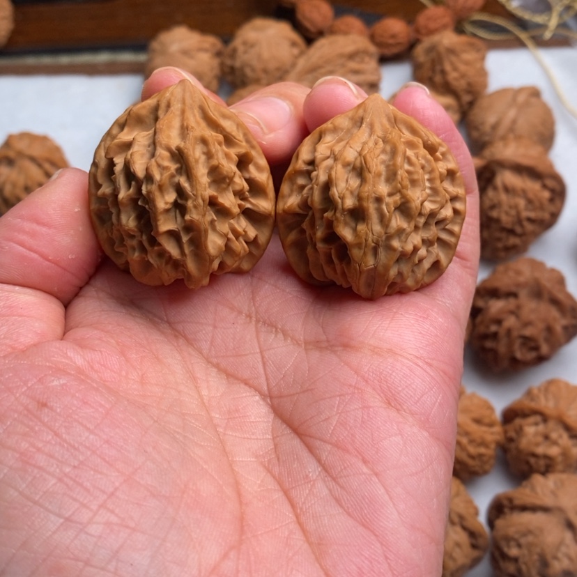 【闪购商品】文玩核桃吊坠龙门涧