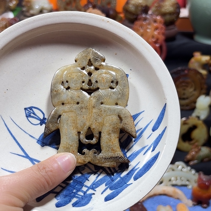 千***鹰这是个陶瓷的双舞人