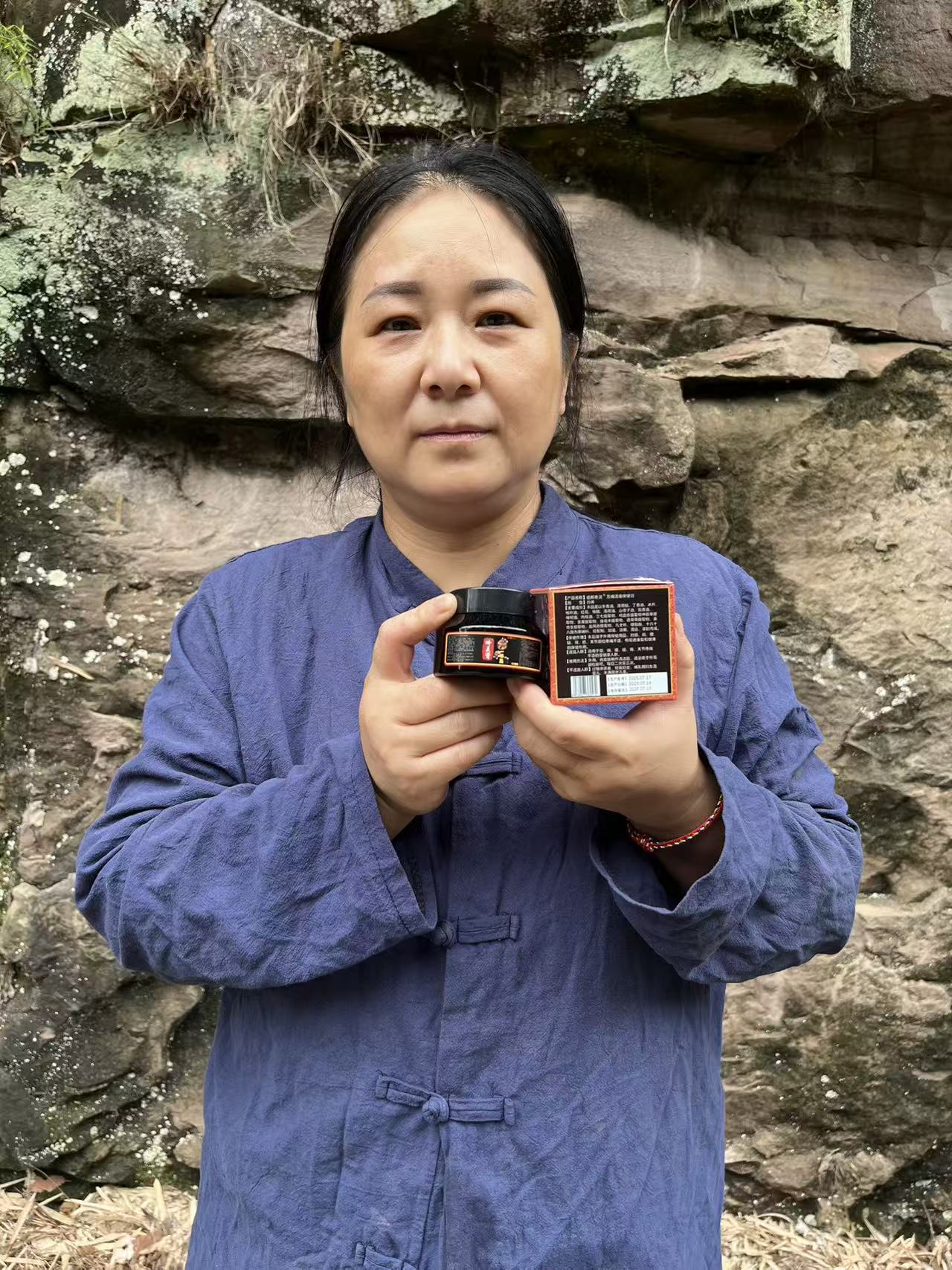 主播推荐虎头蜂 蜂灵膏 膝盖颈椎肩周关节不适草本