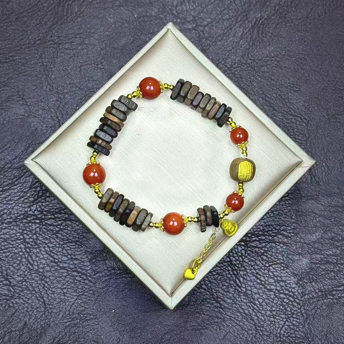 增香沉香木SZH1036药片沉香木单圈精美手串礼盒装