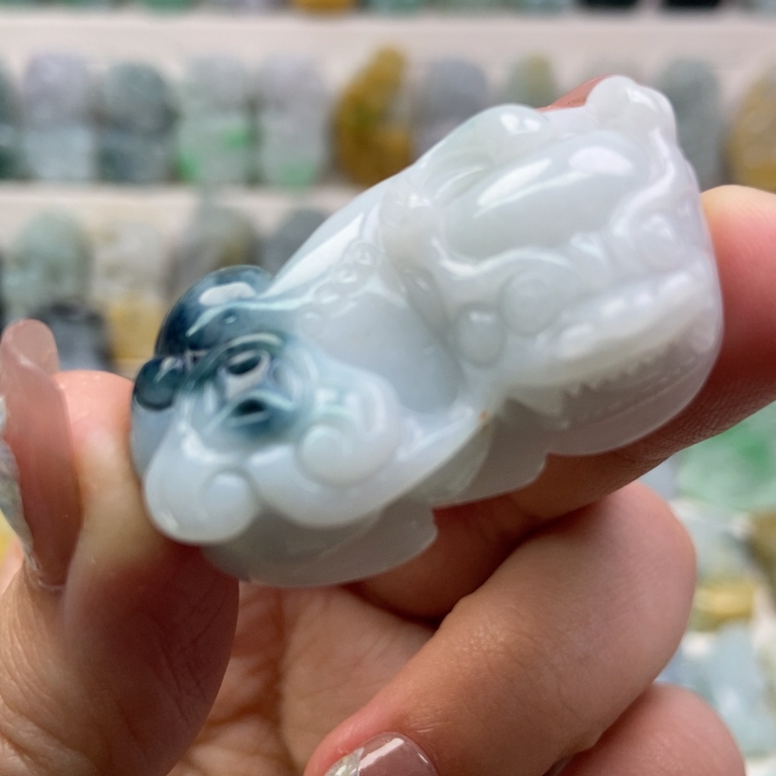 翡翠吊坠(赠链)未镶嵌