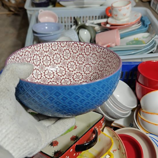 杯l****?陶瓷杯碗盘微瑕疵介意慎拍