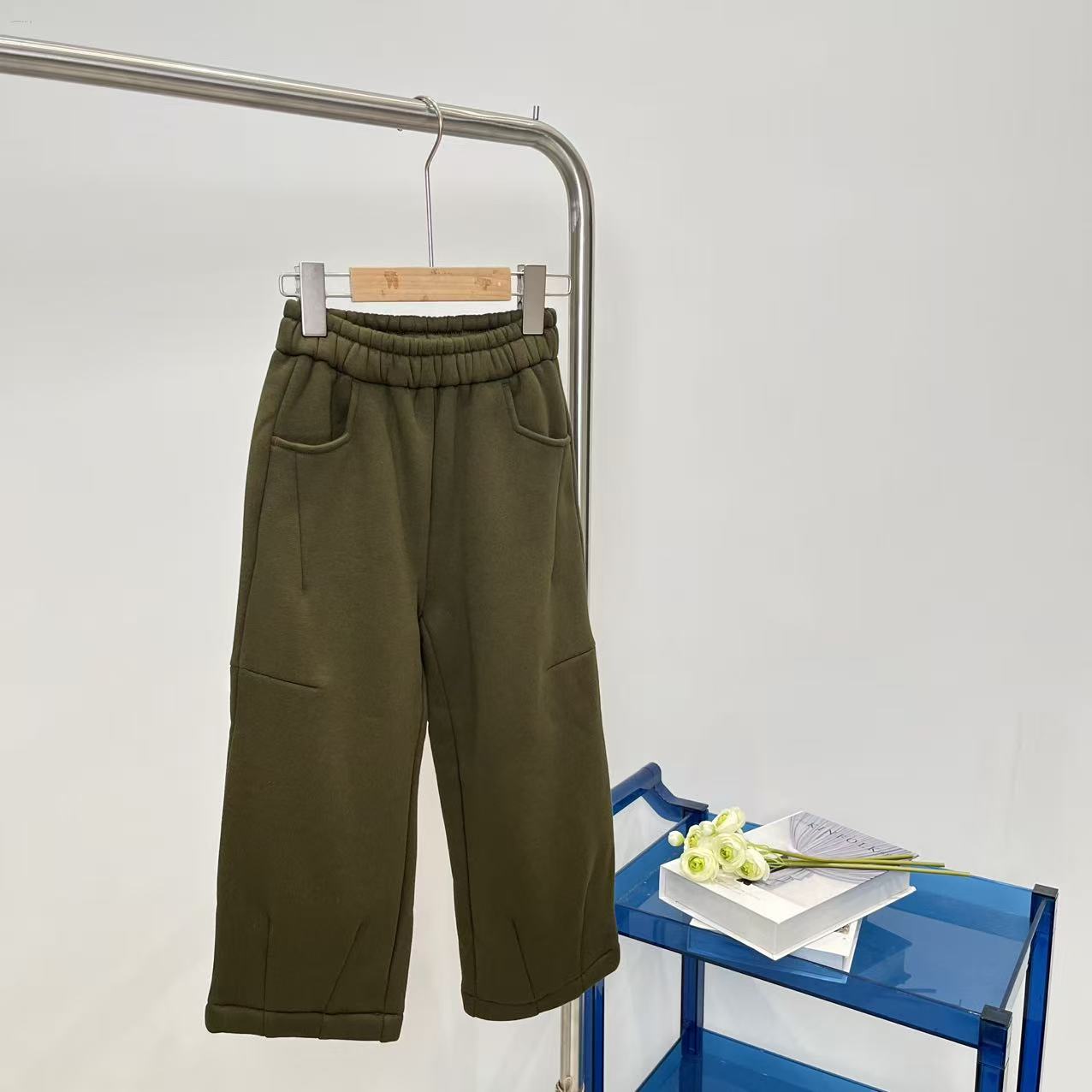 秋冬男童女童军绿色长裤 2004卓系