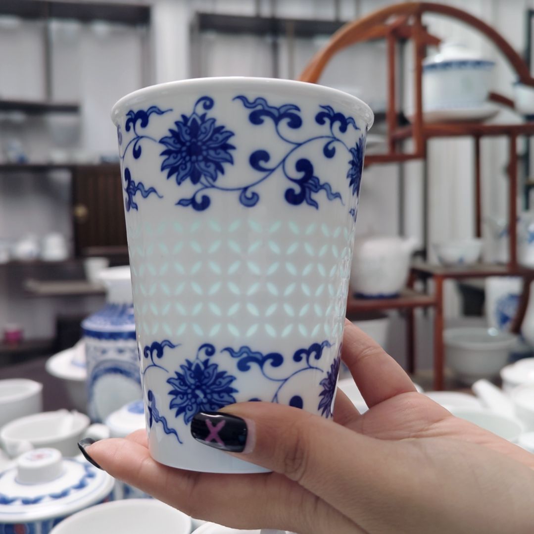 陶瓷缠枝莲可乐杯一个