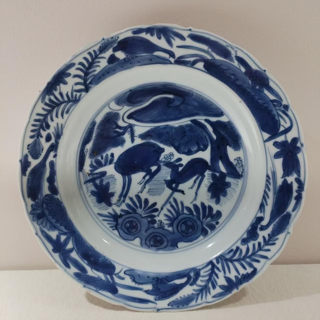 16 218 明 万历 青花双鹿纹赏盘-507