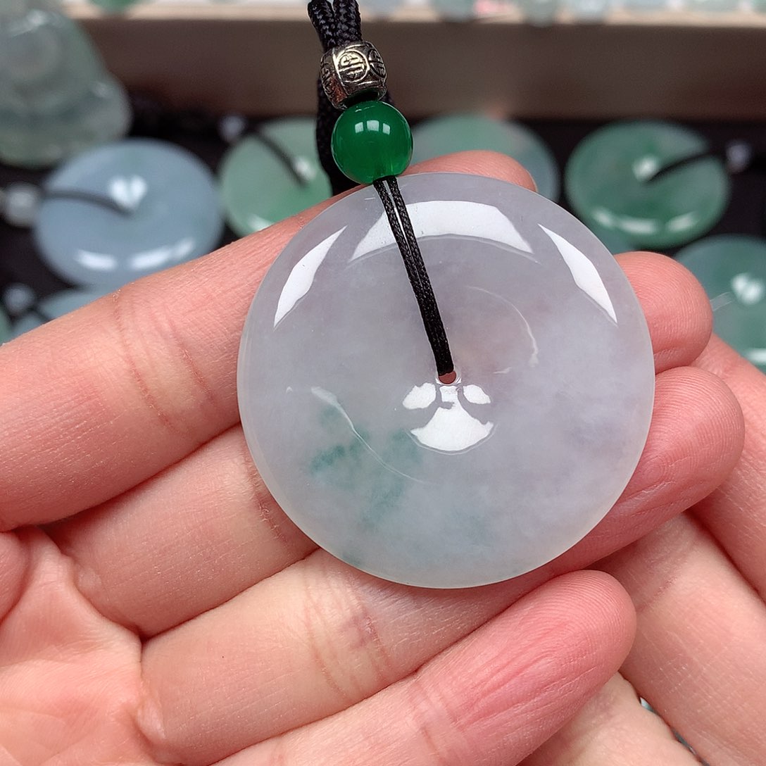 翡翠颈饰未镶嵌平安扣A