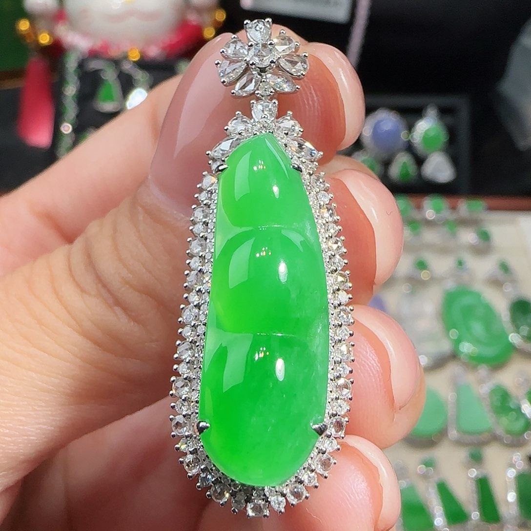 翡翠吊坠(不含链)18K金镶嵌