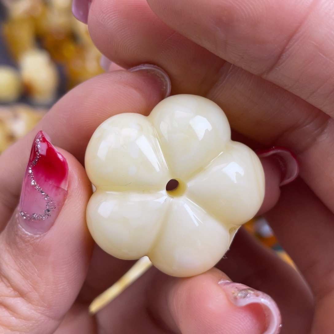 琥珀裸石未镶嵌蜜蜡