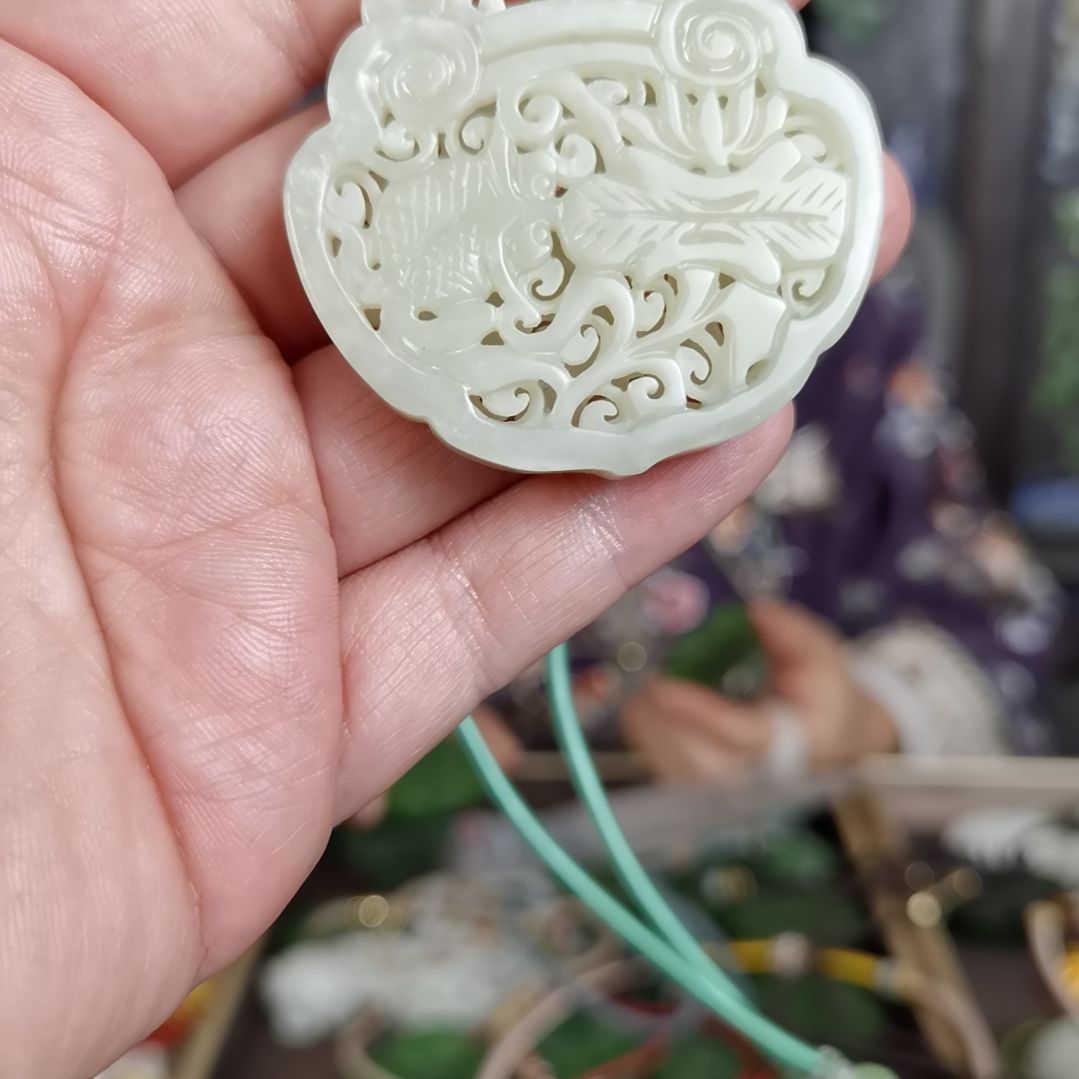 和田玉颈饰未镶嵌多样性发货其一