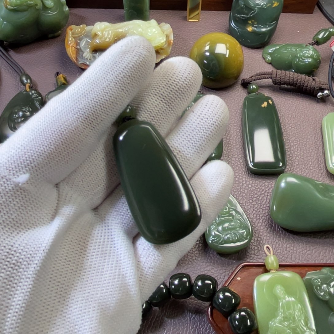 岫岩老玉（透闪石质玉）套链未镶嵌麻*