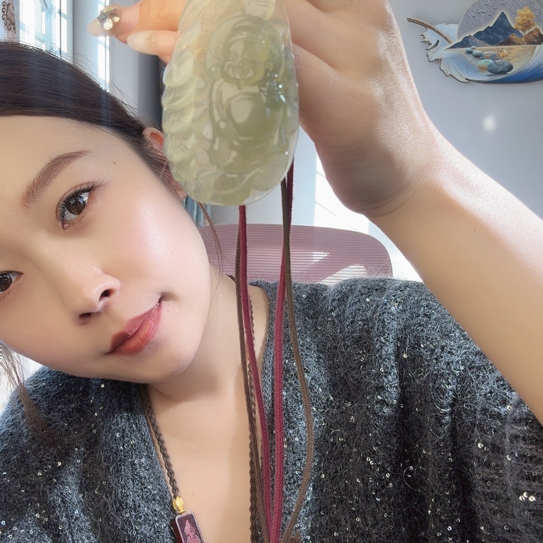 菩***笑蛇纹石玉未镶嵌颈饰