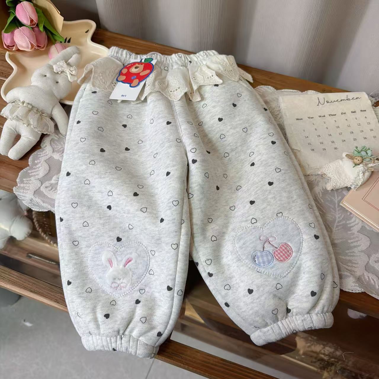 韩版女童新款加厚羊驼绒刺绣爱心带屁帘卫裤女宝宝一条过冬保暖