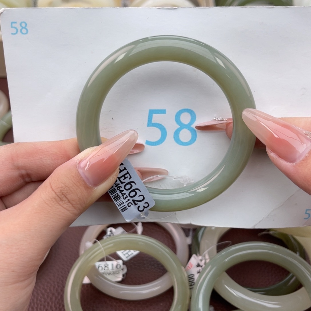 和田玉手链未镶嵌木*