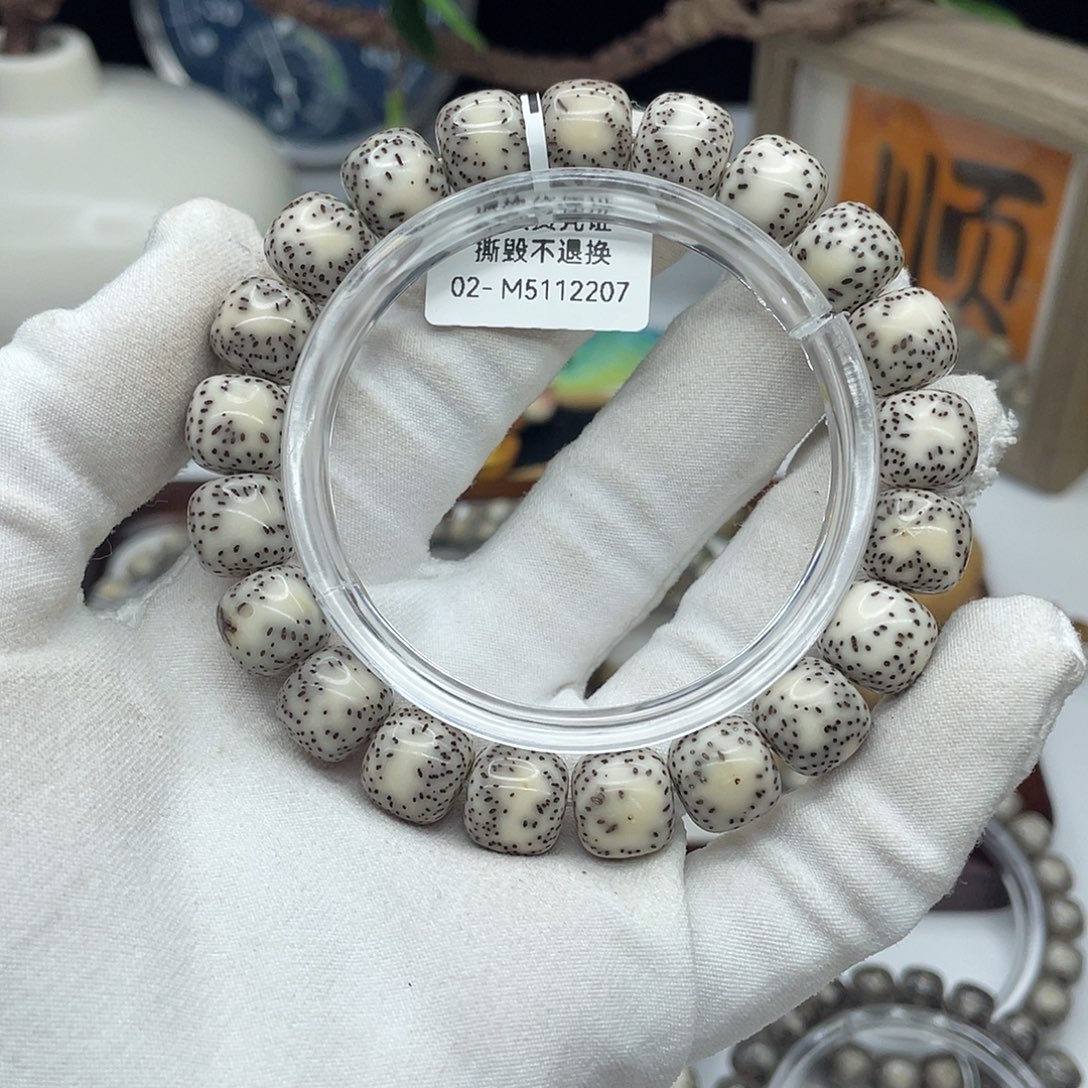 手串星月菩提11.5×10.5侧留白同枝M4