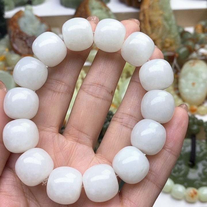 未镶嵌透闪石质玉手串土**卖