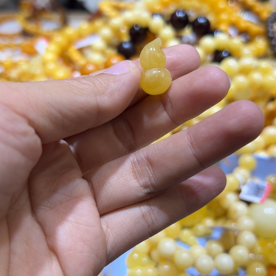 琥珀珠宝奇石未镶嵌