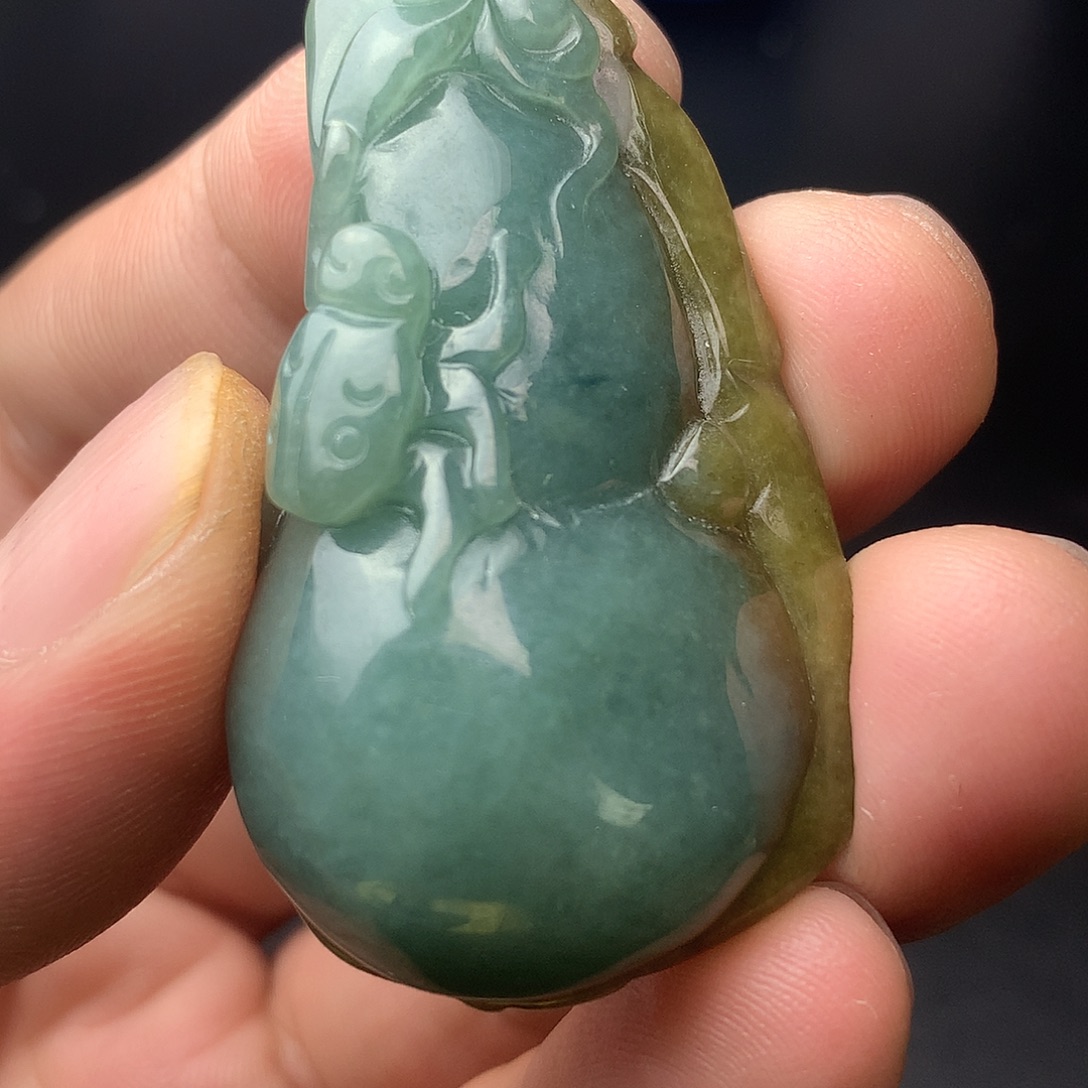 翡翠未镶嵌颈饰翡翠首饰和翡翠珠宝