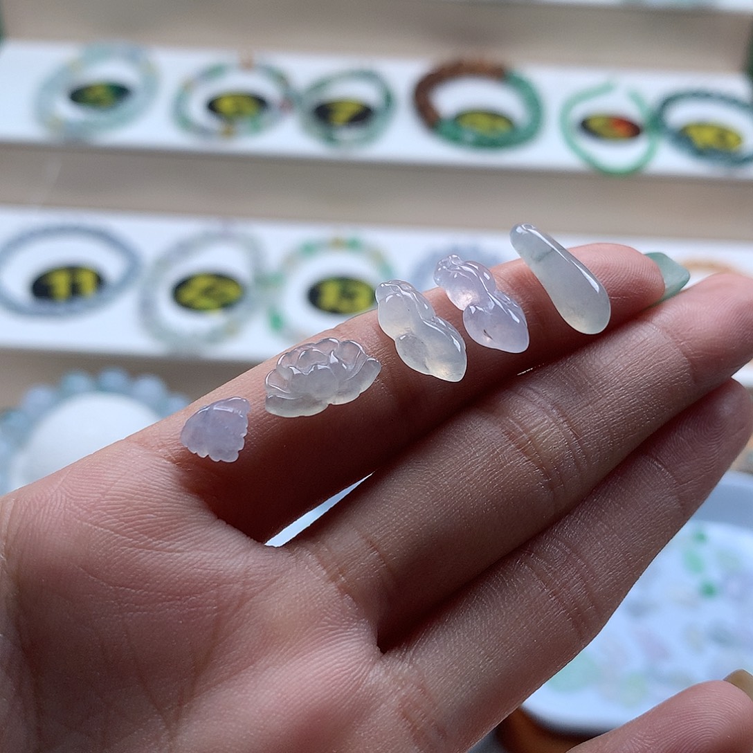 翡翠未镶嵌手串小滴流