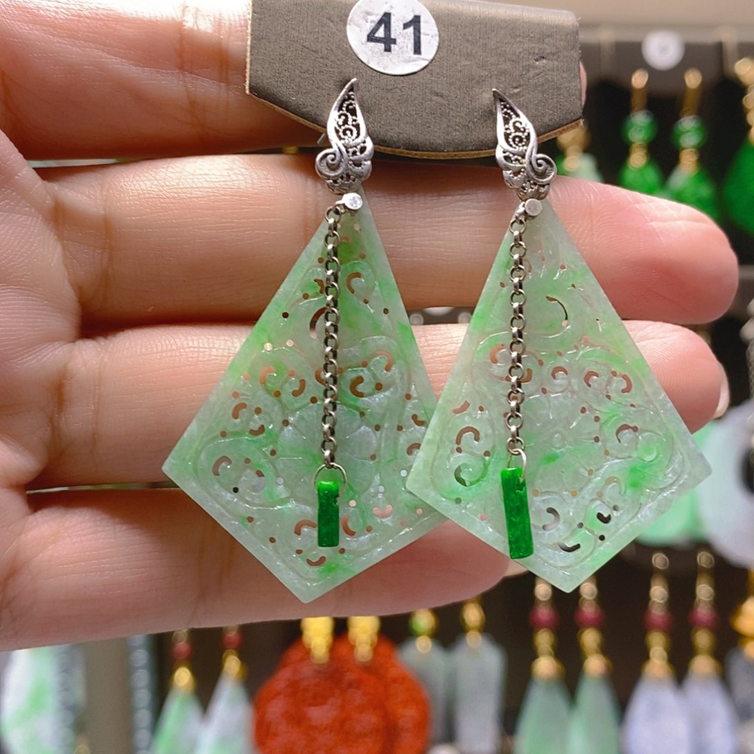 未镶嵌翡翠耳饰翡翠