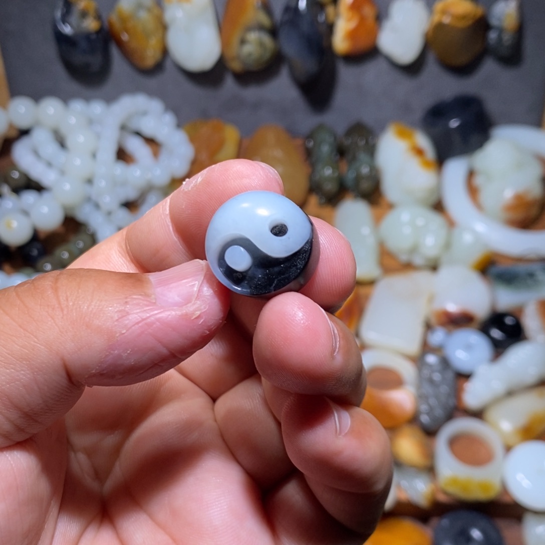 和田玉颈饰未镶嵌静**阳