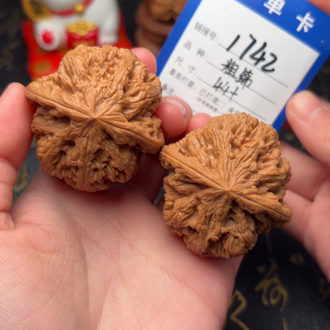 文玩核桃吊坠粗筋