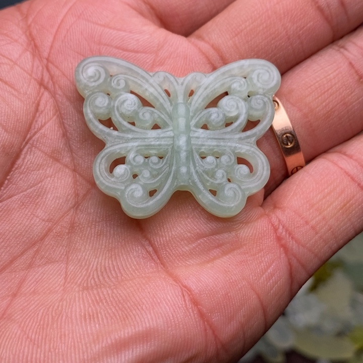 蛇纹石玉颈饰合金184