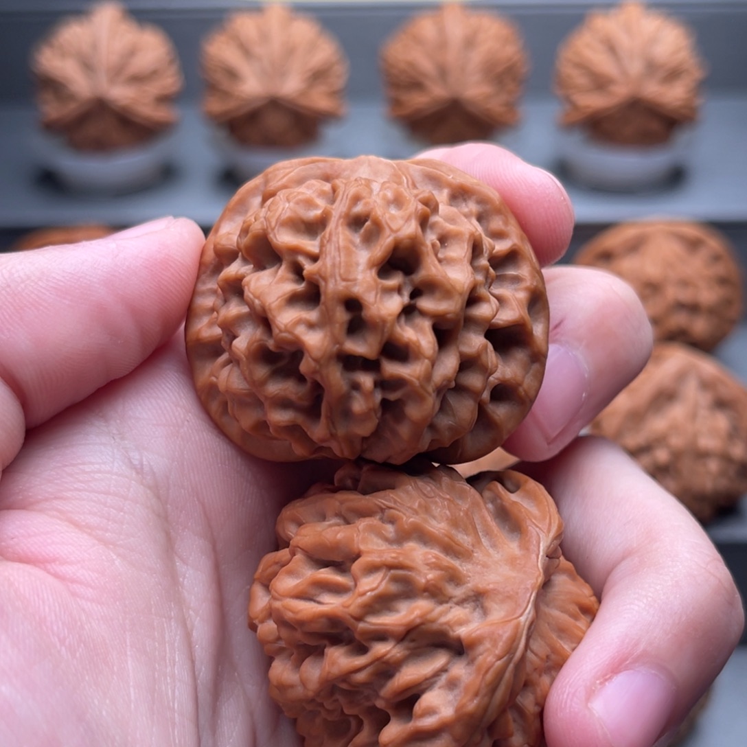 梵***u文玩核桃把件秦闷