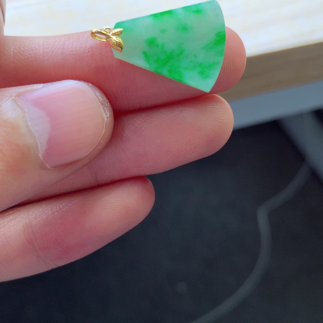 翡翠颈饰未镶嵌吊坠