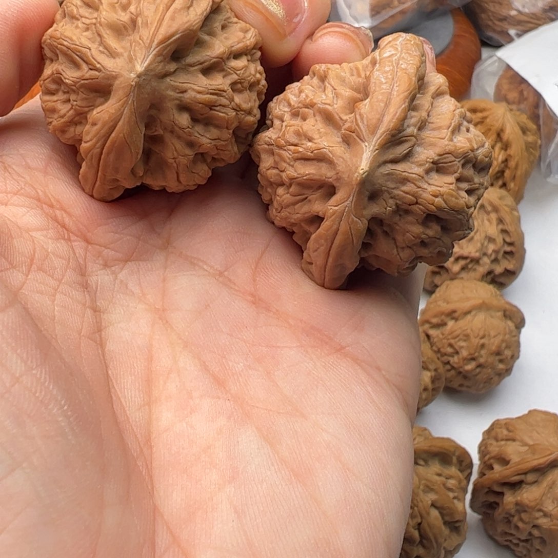 文玩核桃吊坠40金公子