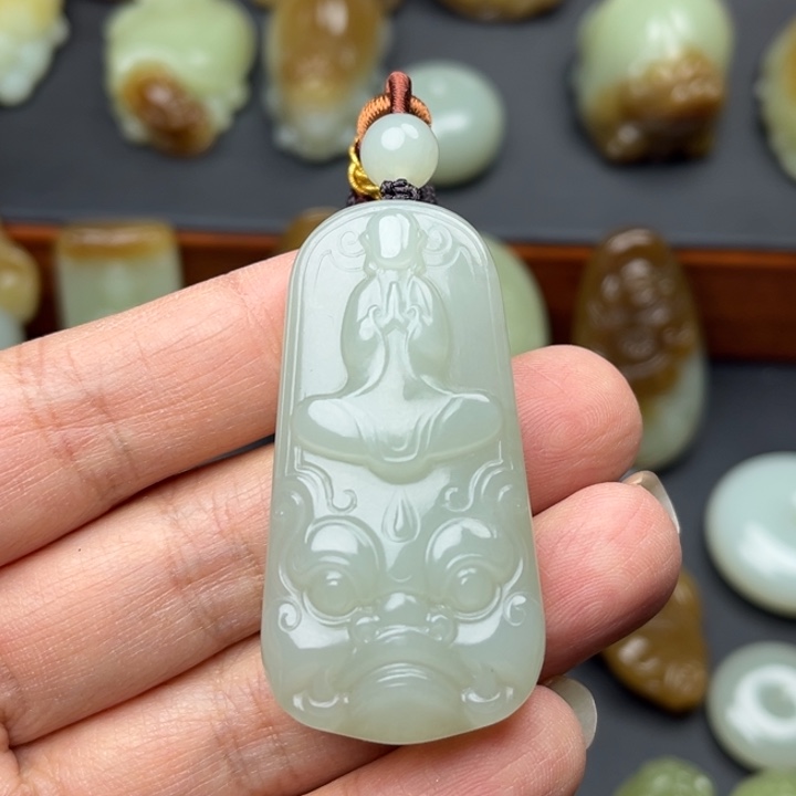 和田玉未镶嵌颈饰