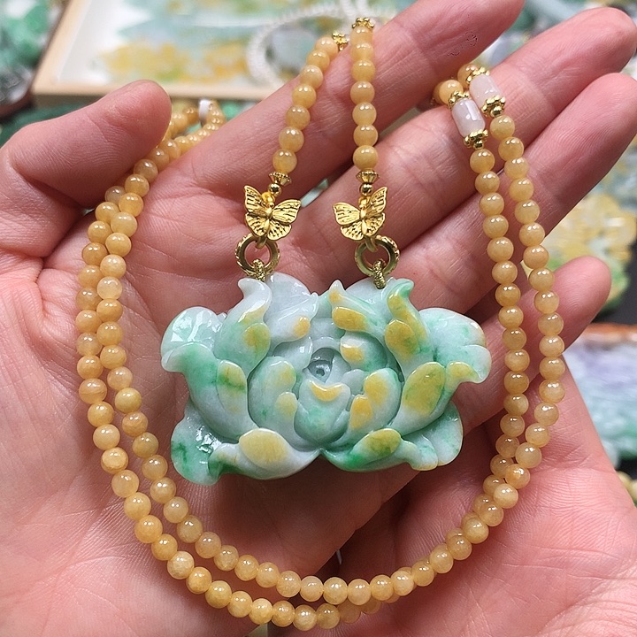 翡翠颈饰未镶嵌吊坠