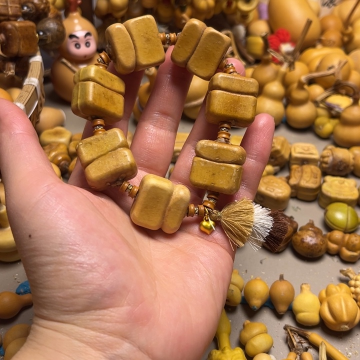 冷白皮花皮手串葫芦