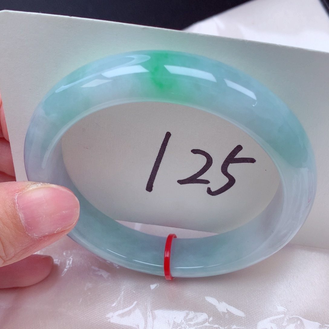 翡翠手镯未镶嵌翡翠