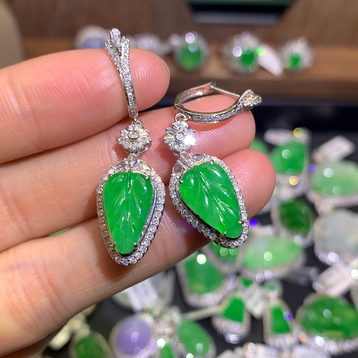 翡翠耳坠18K金镶嵌叶子