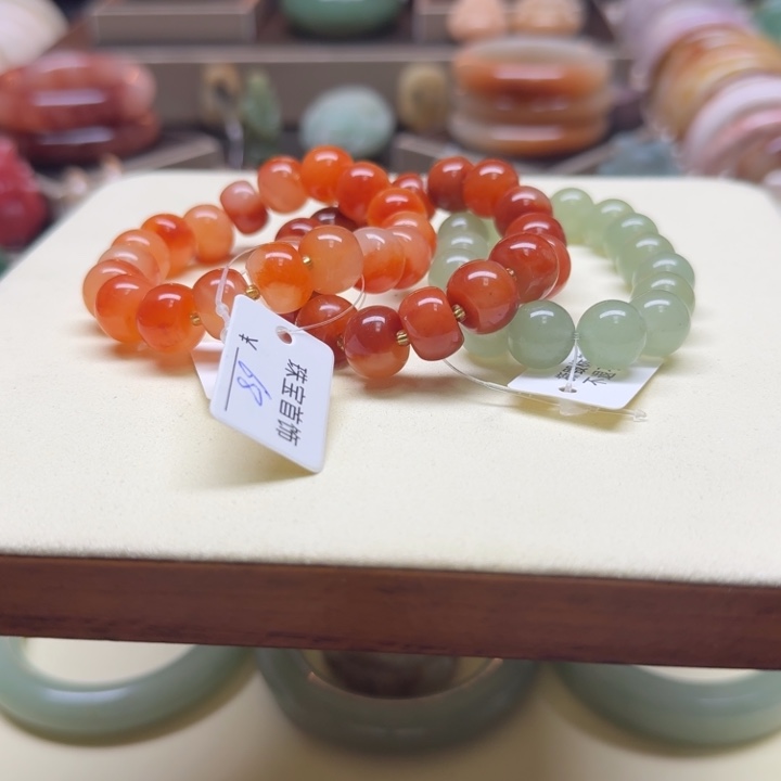 石英岩玉未镶嵌手镯