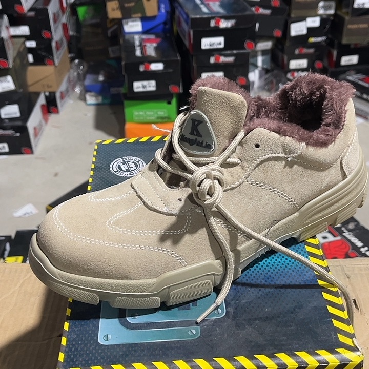 43码，编号524微瑕介意勿拍鞋