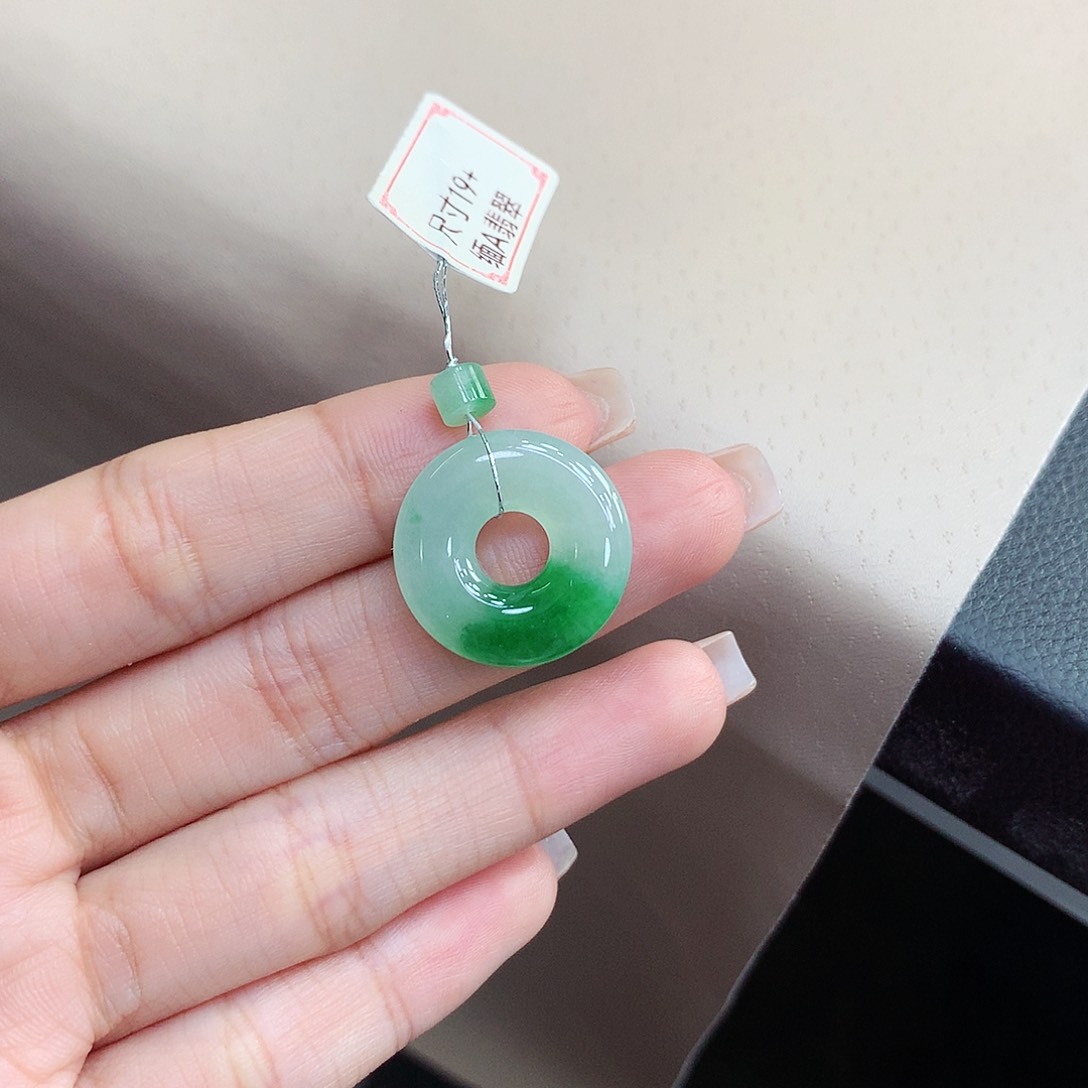未镶嵌戒指翡翠甜甜圈