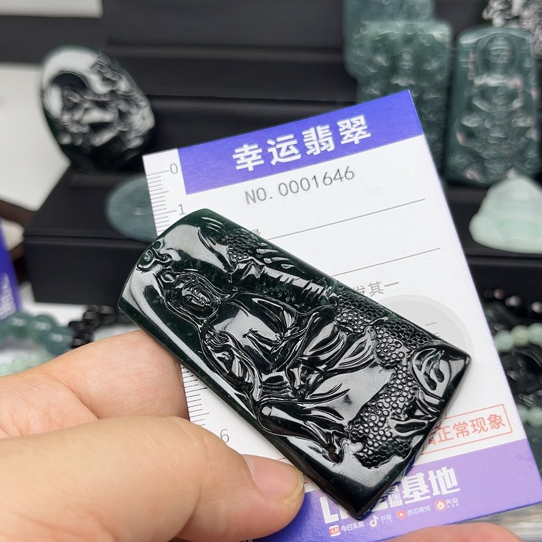 翡翠未镶嵌颈饰哈哈哈