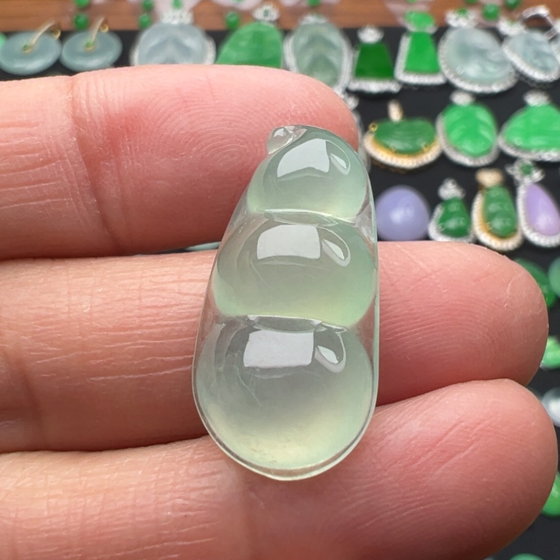 翡翠颈饰未镶嵌豆25.3