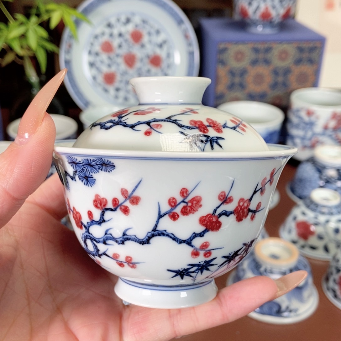 阳春白雪青花釉里红松竹梅盖碗