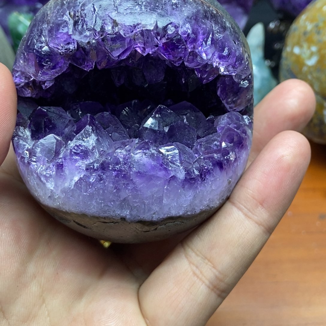 未镶嵌水晶大型摆件（非配饰）