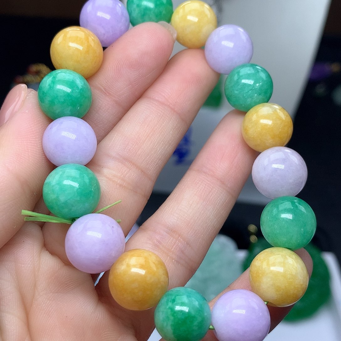 翡翠吊坠(赠链)未镶嵌