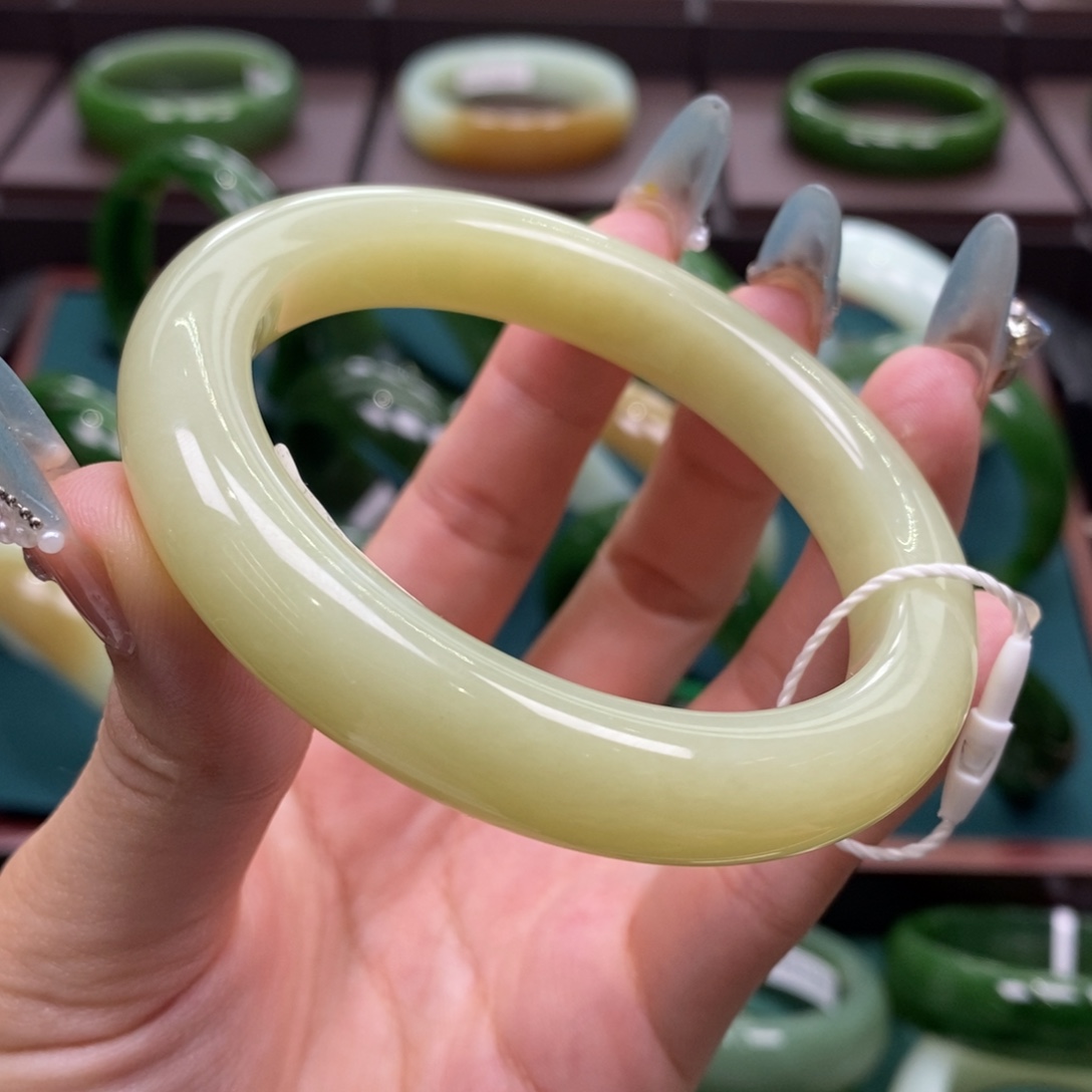 和田玉未镶嵌手镯5859