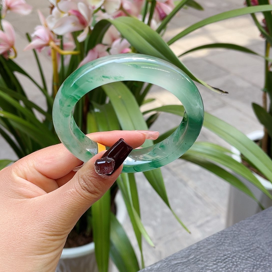 石英质玉手镯未镶嵌12