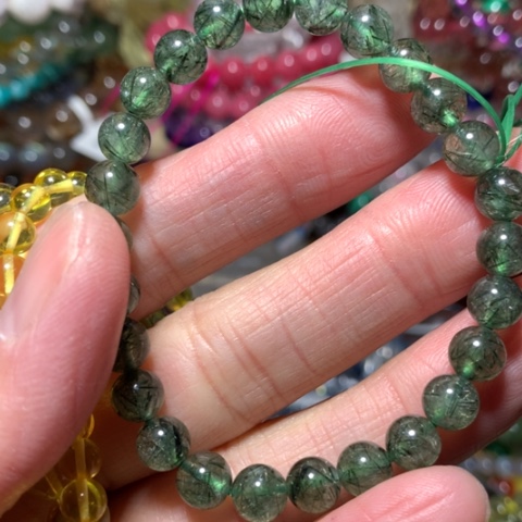 水晶手串未镶嵌7mm绿发晶手串